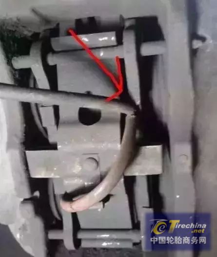 修高檔車真的要處處小心，今天我就被車主訛了4800元！