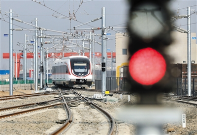 新機(jī)場線無人駕駛列車首次亮相