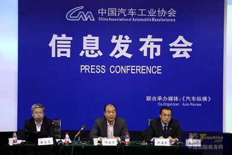 產(chǎn)銷低迷，2月汽車銷量下降37.4%