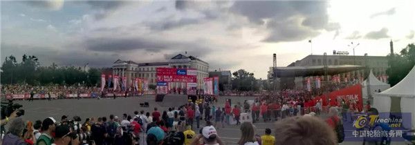 【絲綢之路拉力賽】發車儀式，賽輪代表中國自主品牌亮相國際汽車賽場