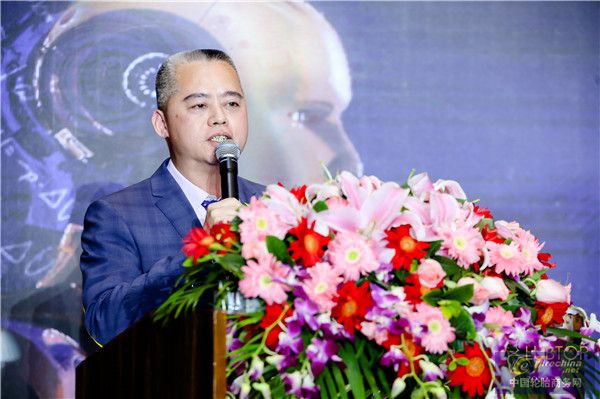 主辦方中國潤滑油信息網CEO王健偉先生致辭.jpg