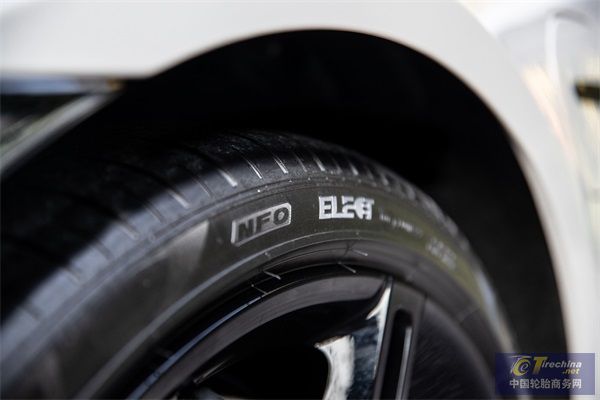 帶有電動車輪胎技術“ELECT”標識的輪胎.jpg