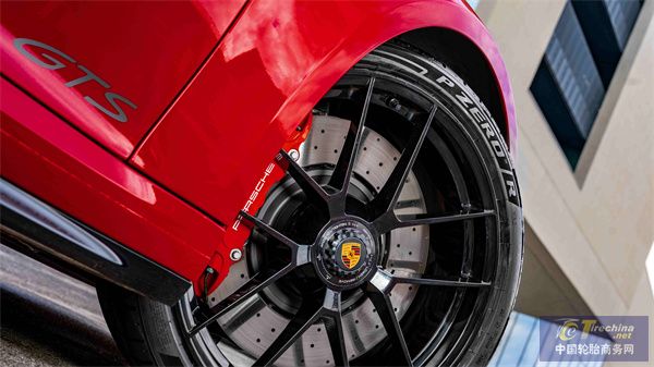 保時捷911 GTS_倍耐力P Zero R_1.jpg